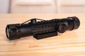 Оптический прицел Bushnell 4x28EG с подсветкой прицельной сетки Bushnell4x28EG фото