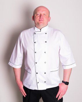 Китель повара мужской с карманами (батист, белый с черным, р.40-64) Мария Марія-0857-64 фото